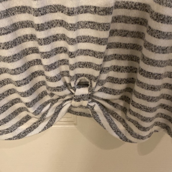 NWOT Cat & Jack long light long sleeve sweater - Picture 3 of 4